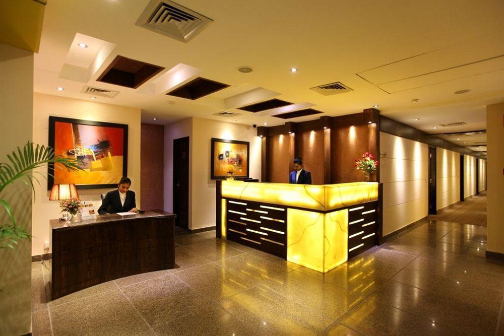 Crossroads Hotel Gurgaon Exterior foto