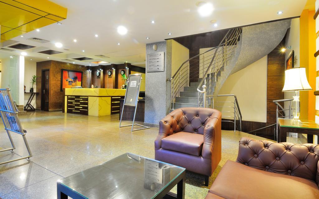 Crossroads Hotel Gurgaon Exterior foto